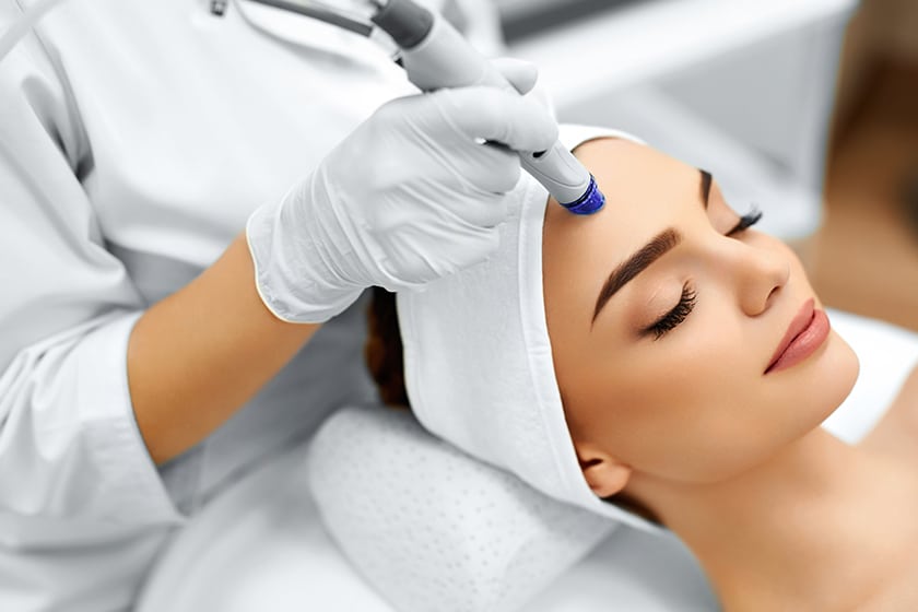 Hydrafacial traitement de la peau du visage Maroc